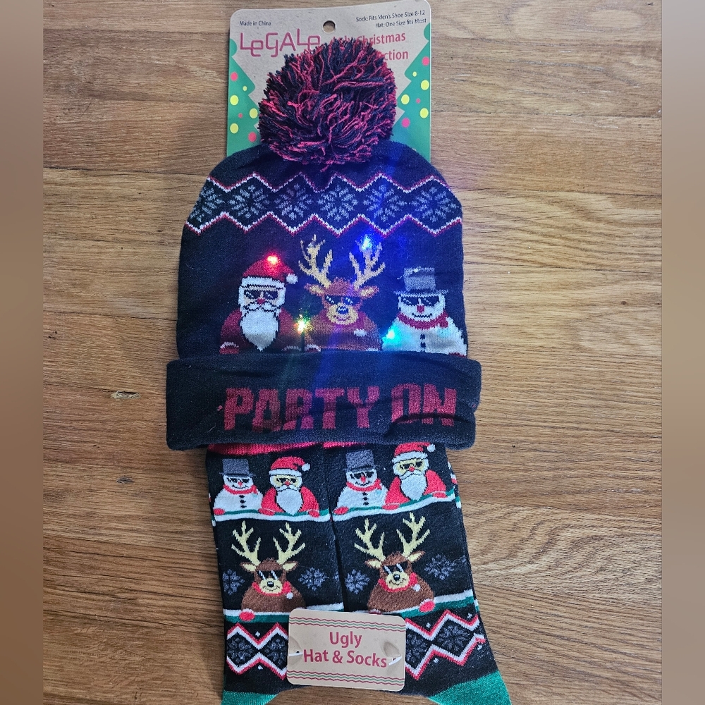 Ugly Christmas Party Collection Light Up Hat & Sock Set Men's Shoe Size 8-12 NWT
